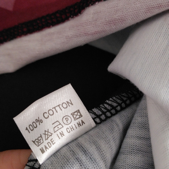 NWT Discover Sharks Large Black Shark Graphic Short Sleeve T-Shirt - Picture 12 of 15